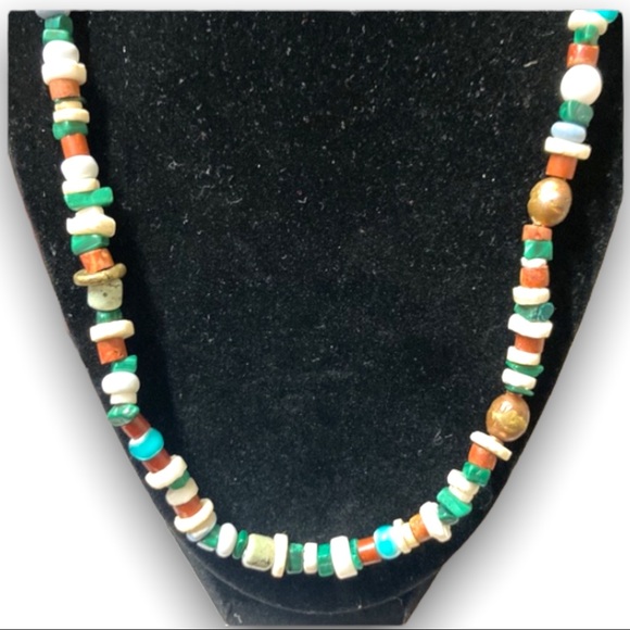 NATIVE Beaded Gemstone necklace - Picture 11 of 13